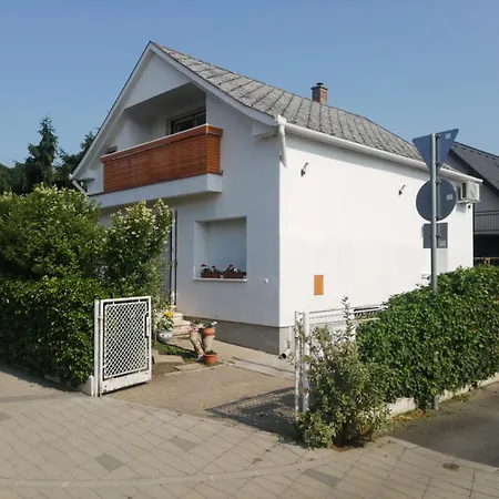 Nyarfa Vendeghaz Lägenhet Balatonmáriafürdő