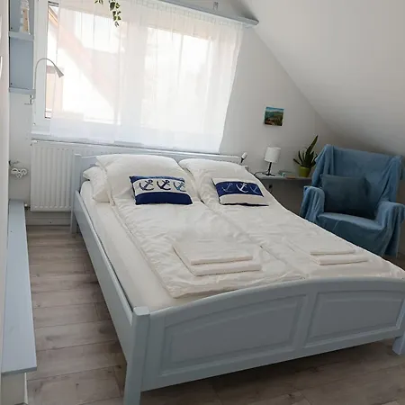 Nyarfa Vendeghaz Apartmán Balatonmáriafürdő